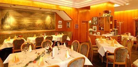 ホテル シュミット アム マルクト メッペン